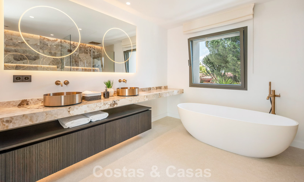 Moderna villa de lujo mediterránea en venta en una urbanización cerrada en Marbella - Benahavís 800449