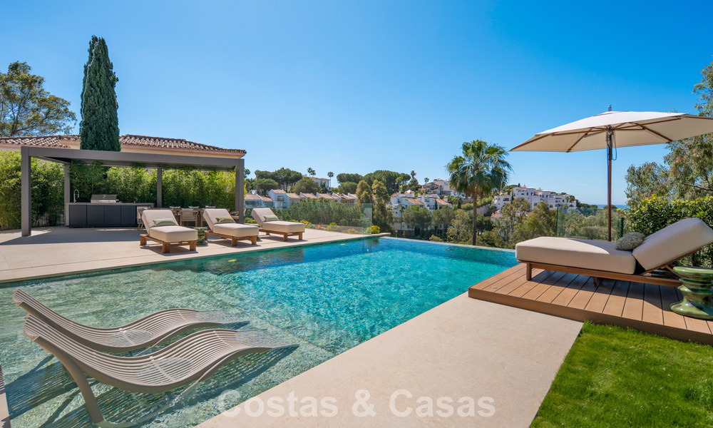 Moderna villa de lujo mediterránea en venta en una urbanización cerrada en Marbella - Benahavís 800455