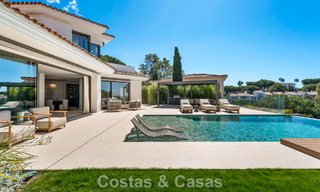 Moderna villa de lujo mediterránea en venta en una urbanización cerrada en Marbella - Benahavís 800456 