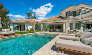 Moderna villa de lujo mediterránea en venta en una urbanización cerrada en Marbella - Benahavís 800460 