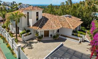 Moderna villa de lujo mediterránea en venta en una urbanización cerrada en Marbella - Benahavís 800474 