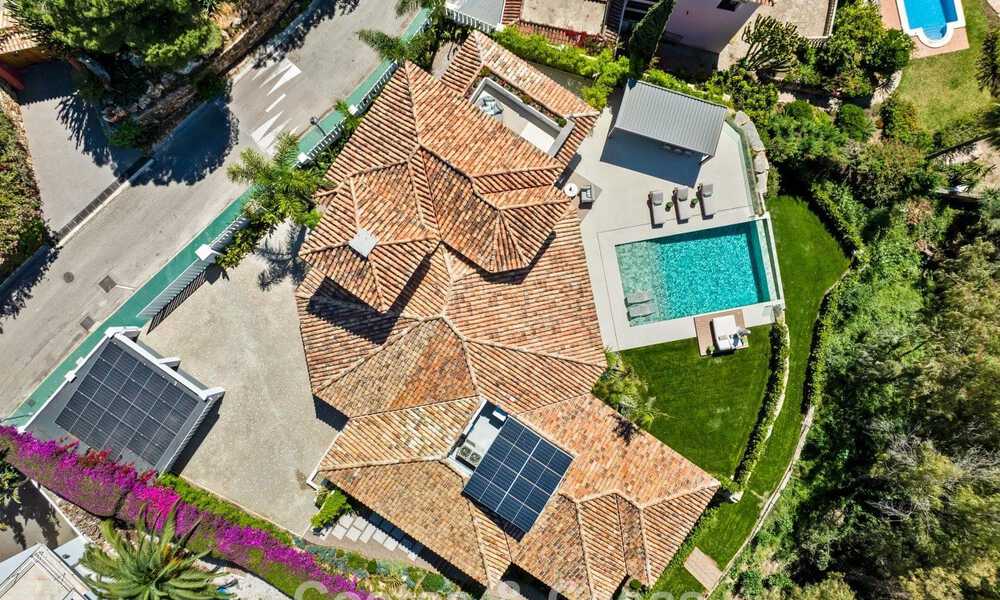 Moderna villa de lujo mediterránea en venta en una urbanización cerrada en Marbella - Benahavís 800475