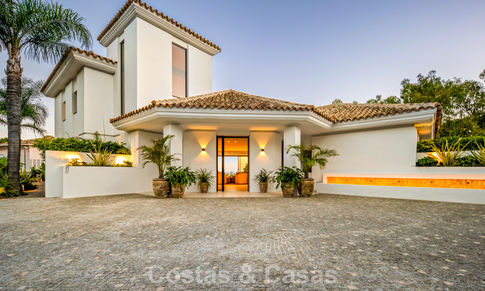 Moderna villa de lujo mediterránea en venta en una urbanización cerrada en Marbella - Benahavís 800485
