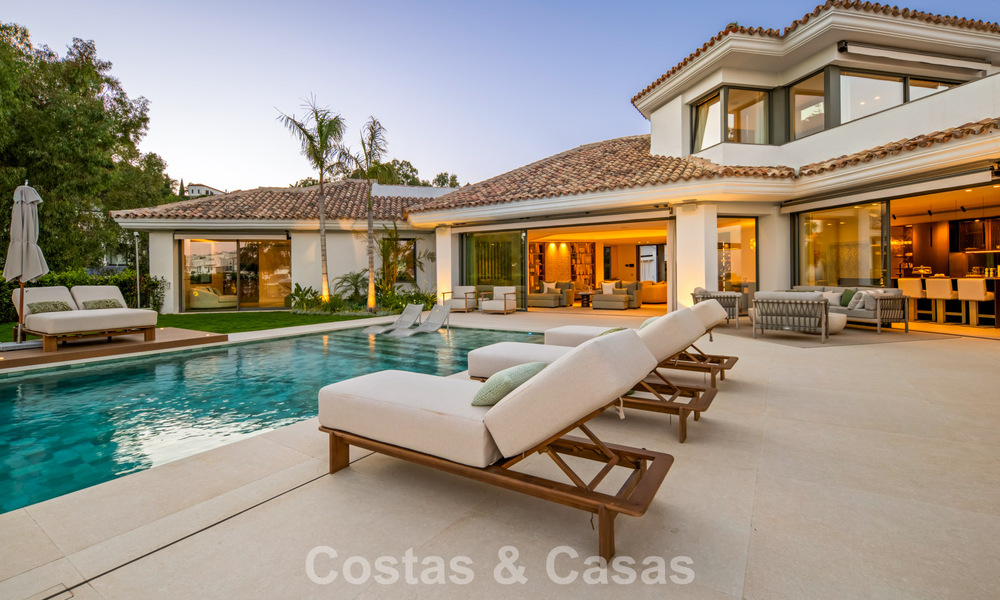 Moderna villa de lujo mediterránea en venta en una urbanización cerrada en Marbella - Benahavís 800490