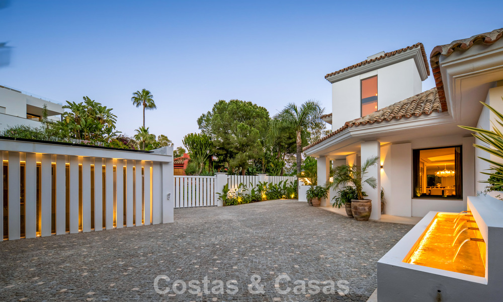 Moderna villa de lujo mediterránea en venta en una urbanización cerrada en Marbella - Benahavís 800495