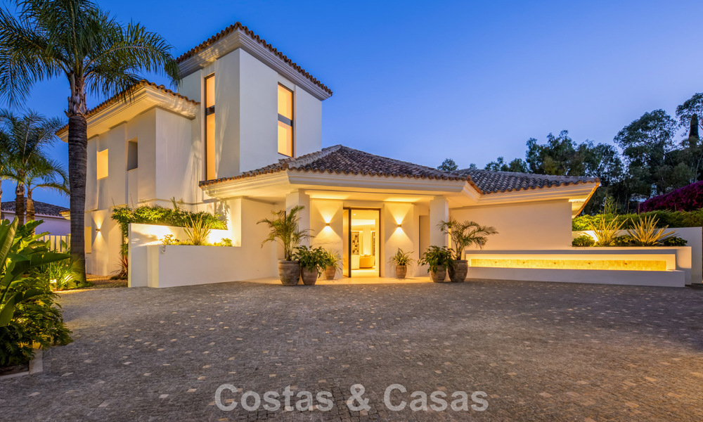 Moderna villa de lujo mediterránea en venta en una urbanización cerrada en Marbella - Benahavís 800505