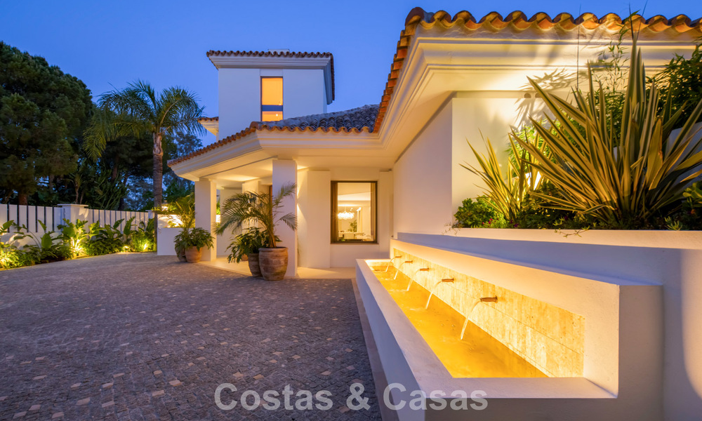 Moderna villa de lujo mediterránea en venta en una urbanización cerrada en Marbella - Benahavís 800507