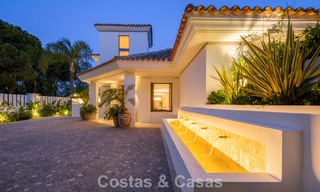Moderna villa de lujo mediterránea en venta en una urbanización cerrada en Marbella - Benahavís 800507 