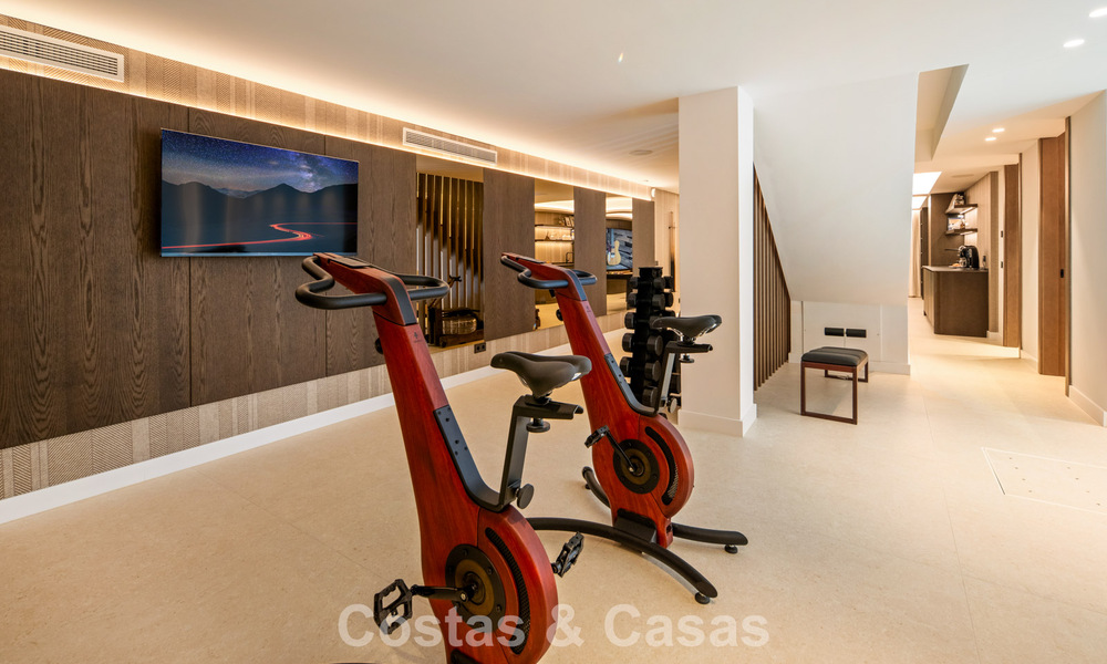 Moderna villa de lujo mediterránea en venta en una urbanización cerrada en Marbella - Benahavís 800510