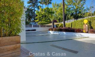 Villa de lujo mediterránea de una sola planta en venta en primera línea de golf en Guadalmina, Marbella 800562 