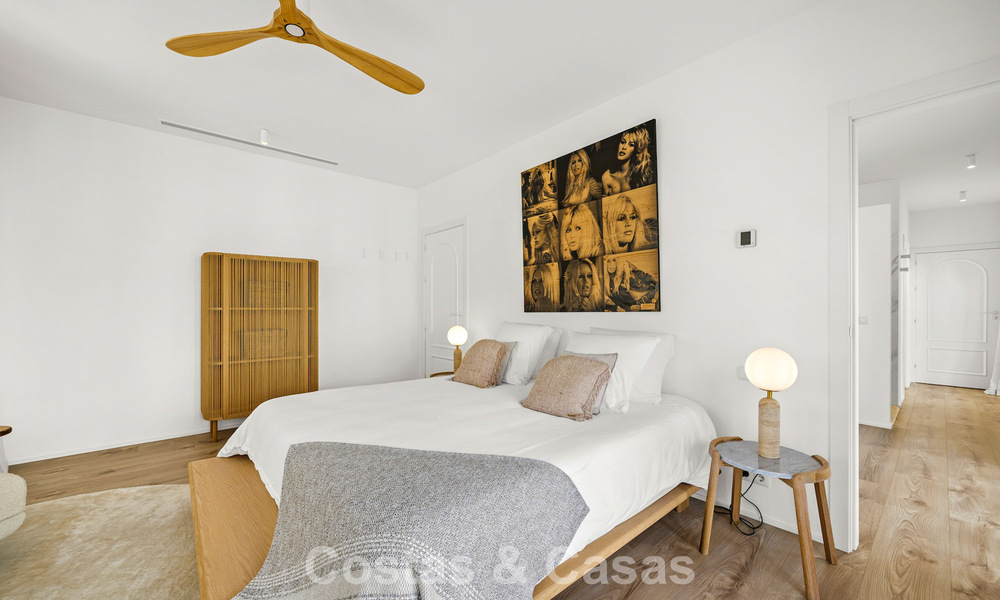 Villa de lujo mediterránea de una sola planta en venta en primera línea de golf en Guadalmina, Marbella 800566