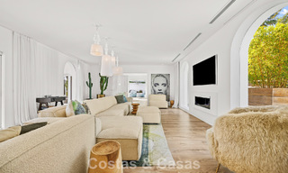 Villa de lujo mediterránea de una sola planta en venta en primera línea de golf en Guadalmina, Marbella 800605 