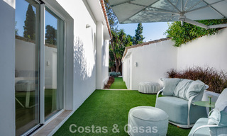 Villa de lujo mediterránea de una sola planta en venta en primera línea de golf en Guadalmina, Marbella 800616 