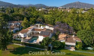 Villa de lujo mediterránea de una sola planta en venta en primera línea de golf en Guadalmina, Marbella 800617 