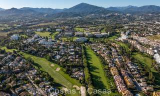 Villa de lujo mediterránea de una sola planta en venta en primera línea de golf en Guadalmina, Marbella 800619 