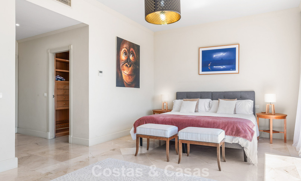 Amplia villa de estilo arquitectónico español moderno con impresionantes vistas al mar en venta en Manilva, Costa del Sol 800631