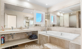 Amplia villa de estilo arquitectónico español moderno con impresionantes vistas al mar en venta en Manilva, Costa del Sol 800632 