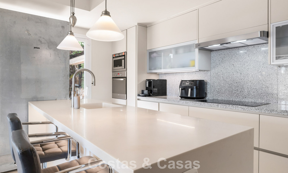 Amplia villa de estilo arquitectónico español moderno con impresionantes vistas al mar en venta en Manilva, Costa del Sol 800637
