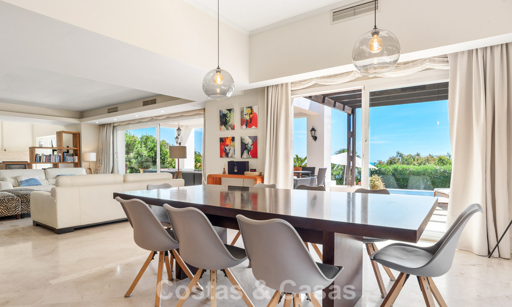 Amplia villa de estilo arquitectónico español moderno con impresionantes vistas al mar en venta en Manilva, Costa del Sol 800639