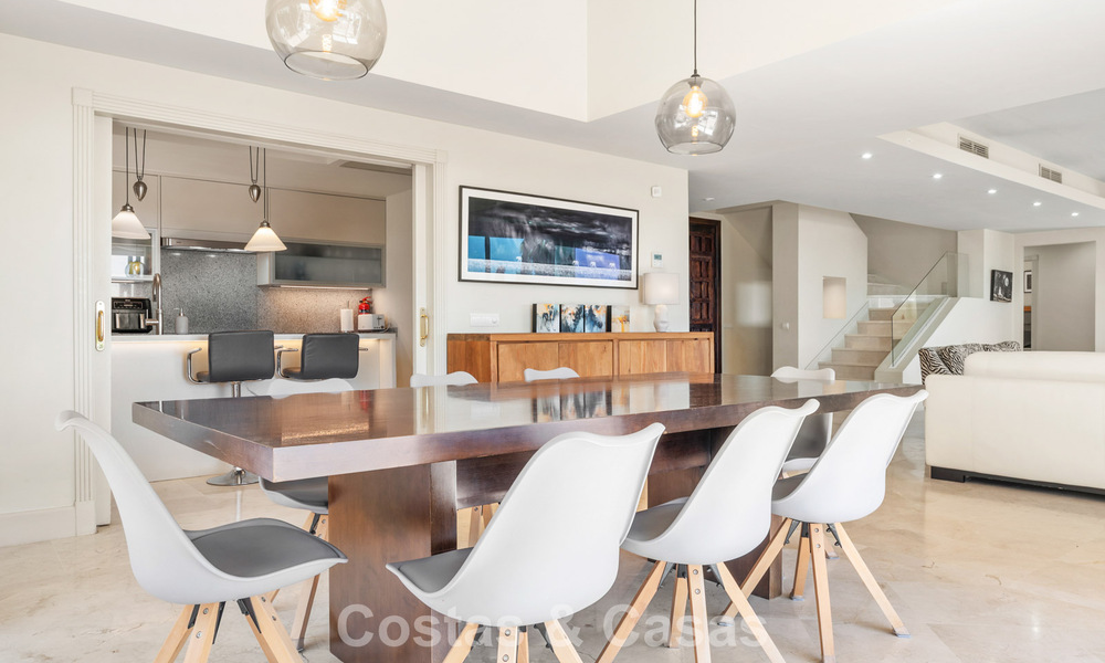 Amplia villa de estilo arquitectónico español moderno con impresionantes vistas al mar en venta en Manilva, Costa del Sol 800640