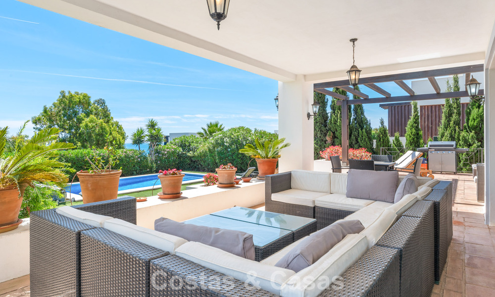 Amplia villa de estilo arquitectónico español moderno con impresionantes vistas al mar en venta en Manilva, Costa del Sol 800649
