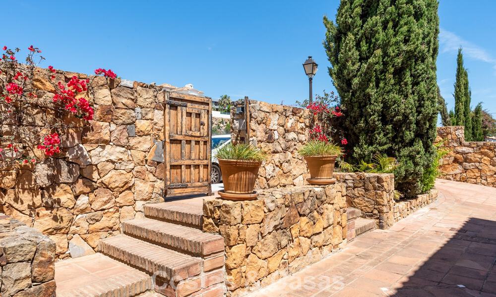 Amplia villa de estilo arquitectónico español moderno con impresionantes vistas al mar en venta en Manilva, Costa del Sol 800650