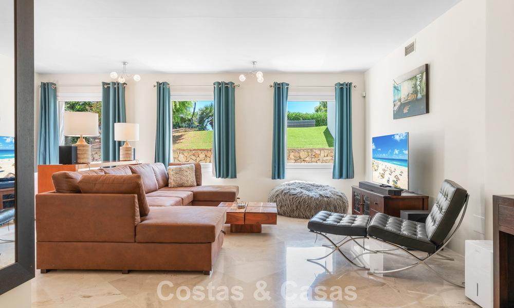 Amplia villa de estilo arquitectónico español moderno con impresionantes vistas al mar en venta en Manilva, Costa del Sol 800652