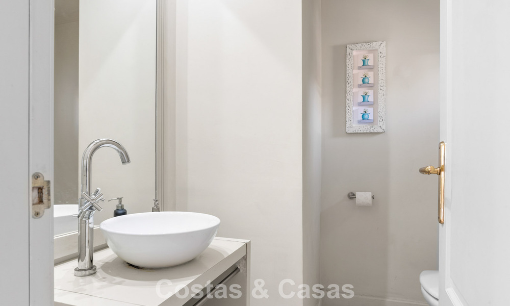 Amplia villa de estilo arquitectónico español moderno con impresionantes vistas al mar en venta en Manilva, Costa del Sol 800660