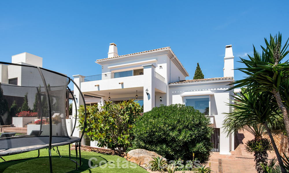 Amplia villa de estilo arquitectónico español moderno con impresionantes vistas al mar en venta en Manilva, Costa del Sol 800664