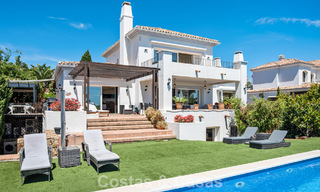 Amplia villa de estilo arquitectónico español moderno con impresionantes vistas al mar en venta en Manilva, Costa del Sol 800666 