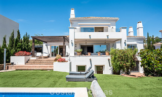 Amplia villa de estilo arquitectónico español moderno con impresionantes vistas al mar en venta en Manilva, Costa del Sol 800667 