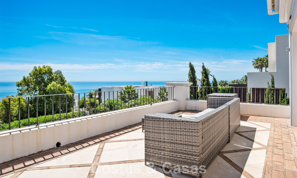 Amplia villa de estilo arquitectónico español moderno con impresionantes vistas al mar en venta en Manilva, Costa del Sol 800669