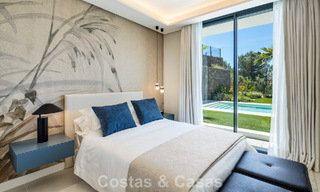 Villa de lujo de alta gama con diseño minimalista en venta en una urbanización cerrada al este del centro de Marbella 800690 