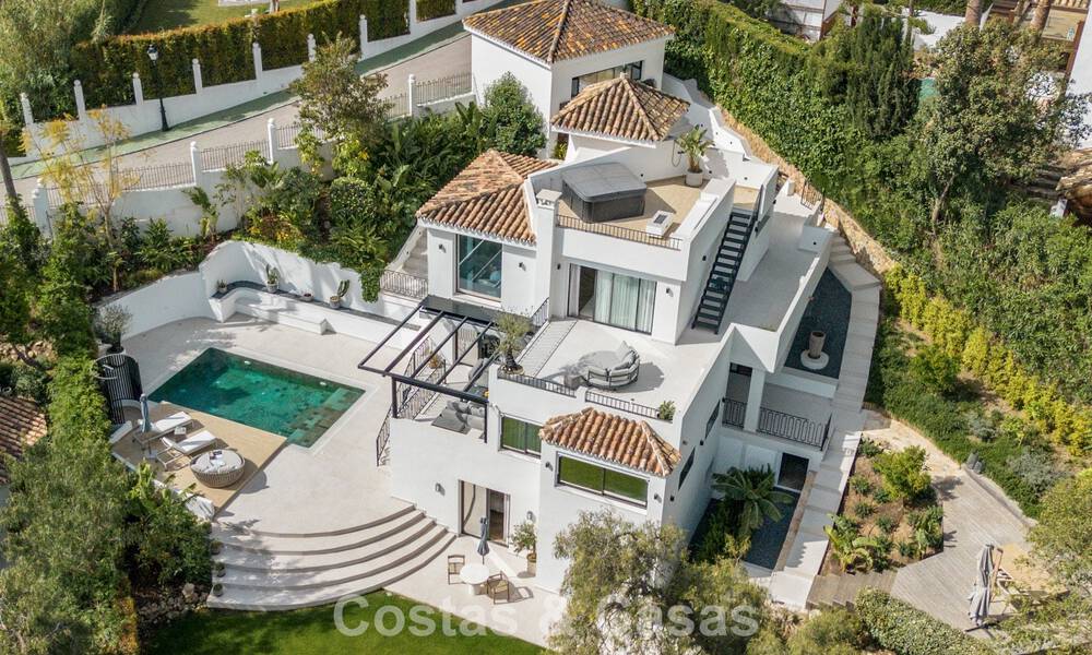 Villa de lujo totalmente renovada en venta en el Valle del Golf de Nueva Andalucía, Marbella 800734