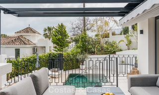 Villa de lujo totalmente renovada en venta en el Valle del Golf de Nueva Andalucía, Marbella 800740 