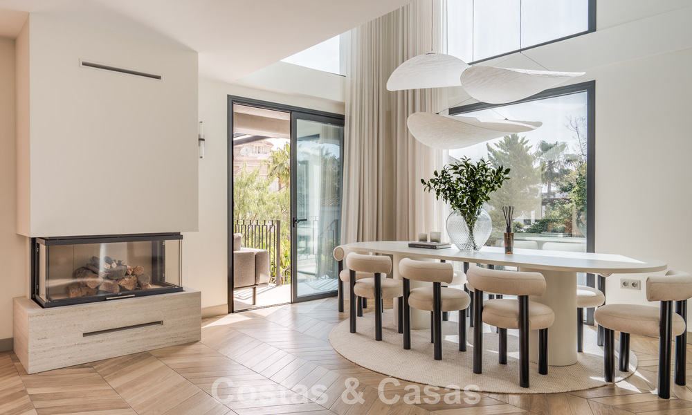 Villa de lujo totalmente renovada en venta en el Valle del Golf de Nueva Andalucía, Marbella 800746
