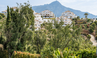 Villa de lujo totalmente renovada en venta en el Valle del Golf de Nueva Andalucía, Marbella 800749 