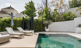 Villa de lujo totalmente renovada en venta en el Valle del Golf de Nueva Andalucía, Marbella 800750 