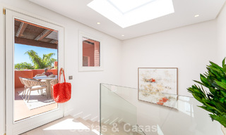 Exclusivo ático dúplex en primera línea de playa en venta en la new golden mile entre Marbella y Estepona 800753 