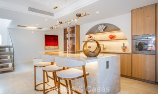Exclusivo ático dúplex en primera línea de playa en venta en la new golden mile entre Marbella y Estepona 800760 