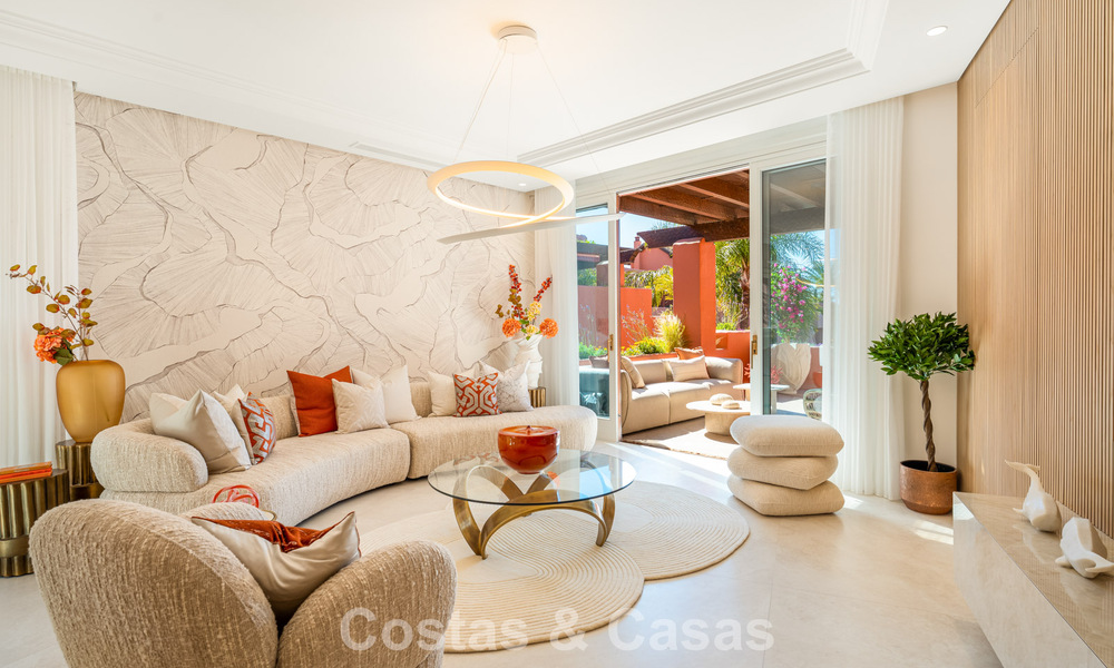 Exclusivo ático dúplex en primera línea de playa en venta en la new golden mile entre Marbella y Estepona 800763