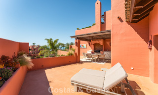 Exclusivo ático dúplex en primera línea de playa en venta en la new golden mile entre Marbella y Estepona 800785 