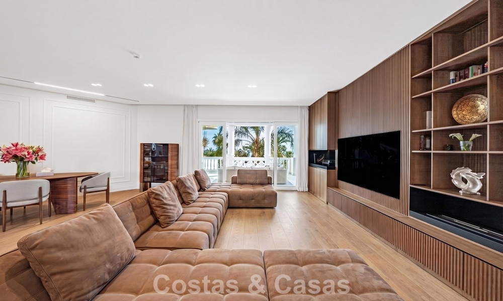 Apartamento en venta, en primera línea de playa en el complejo de cinco estrellas Las Dunas Park, Marbella - Estepona 800866