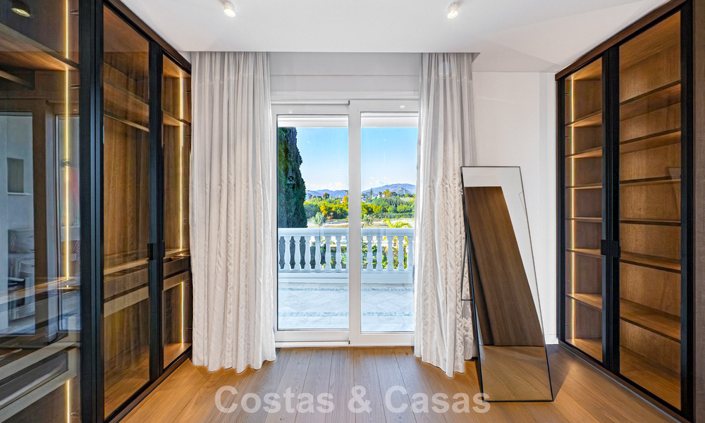 Apartamento en venta, en primera línea de playa en el complejo de cinco estrellas Las Dunas Park, Marbella - Estepona 800867