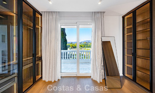 Apartamento en venta, en primera línea de playa en el complejo de cinco estrellas Las Dunas Park, Marbella - Estepona 800867 