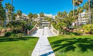 Apartamento en venta, en primera línea de playa en el complejo de cinco estrellas Las Dunas Park, Marbella - Estepona 800871 