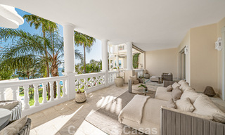 Apartamento en venta, en primera línea de playa en el complejo de cinco estrellas Las Dunas Park, Marbella - Estepona 800881 