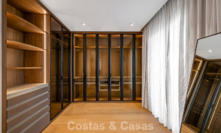 Apartamento en venta, en primera línea de playa en el complejo de cinco estrellas Las Dunas Park, Marbella - Estepona 800883 