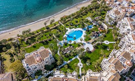 Apartamento en venta, en primera línea de playa en el complejo de cinco estrellas Las Dunas Park, Marbella - Estepona 800889