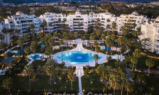 Apartamento en venta, en primera línea de playa en el complejo de cinco estrellas Las Dunas Park, Marbella - Estepona 800890 